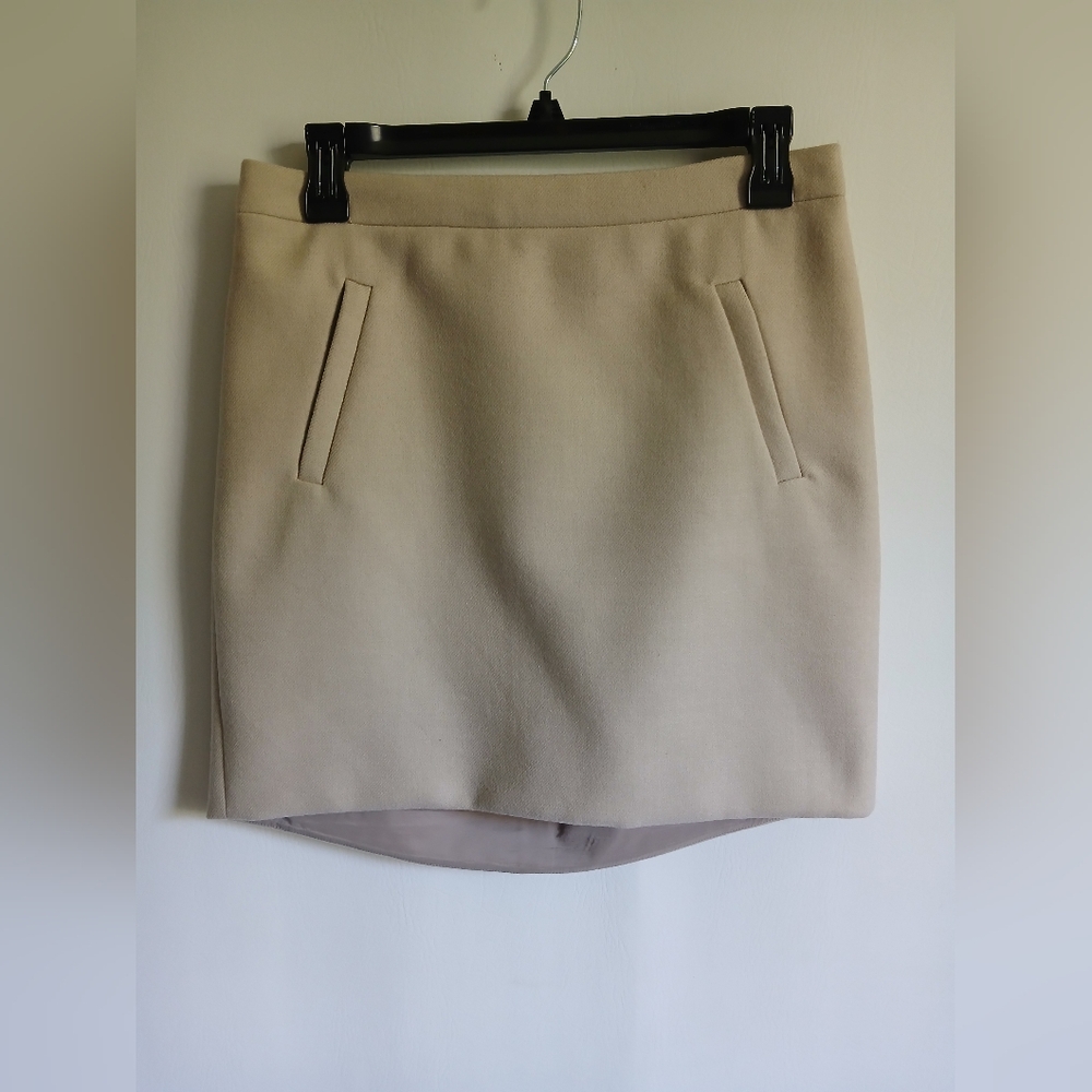J. Crew Beige 100% Wool Short Skirt Lined Zipper Front Pockets Sz2